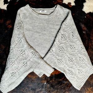 BB DAKOTA OVERSIZED PONCHO STYLE FALL/WINTER SWEATER SZ S